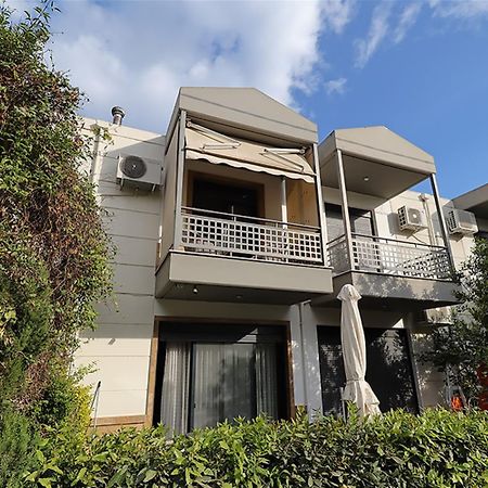Mema'S Maisonette! Néa Fókaia Bagian luar foto